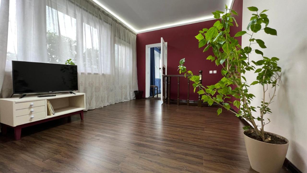 FRОDО - Cozy as a home. 2 floors, 2 bedrooms, large guest room, 1 bathroom Ташкент Экстерьер фото