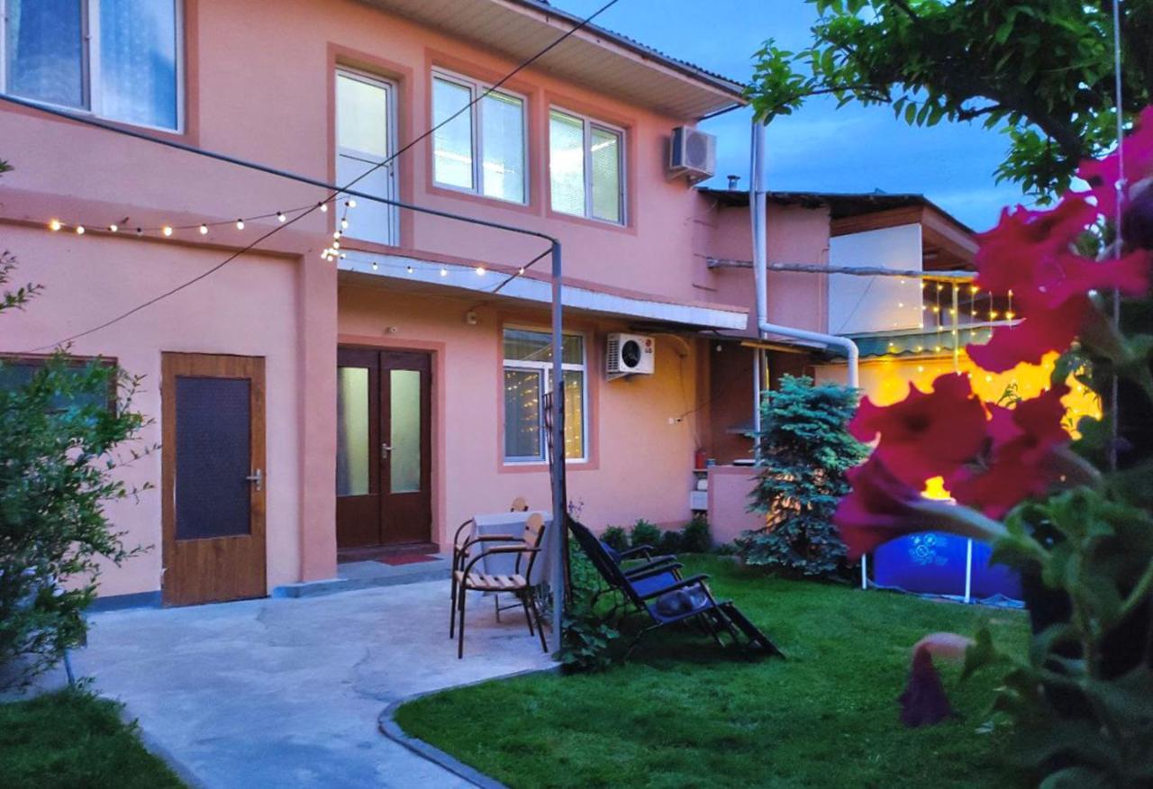FRОDО - Cozy as a home. 2 floors, 2 bedrooms, large guest room, 1 bathroom Ташкент Экстерьер фото